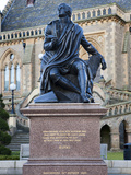 Robert Burns Statue  Albert Square  Dundee  Scotland