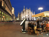 Restaurant in Piazza Duomo at Dusk  Milan  Lombardy  Italy  Europe