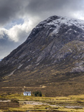 Single Small Cottage and Buachaille Etive Mor  Rannoch Moor  Glencoe  Highland Region  Scotland