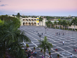 Dominican Republic  Santa Domingo  Colonial Zone  Alfresco Dining in Plaza Espana  Overlooking Alca