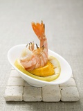 Fried Prawn with Dip on Slice of Lemon