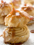 Caramelised Profiterole with Cream Filling