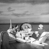 Excursion on the houseboat
