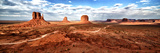 Panoramique De Monument Valley  Aux États Unis À La Frontière De L'Arizona Et De L'Utah II