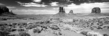 Panoramique De Monument Valley  Aux États Unis À La Frontière De L'Arizona Et De L'Utah V