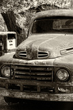 Véhicule Ford Rouillé Dans Un Garage Au Bord De La Route 66 II
