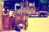 Camionnette Abandonnée Dans Un VIeux Garage Sur La Route 66