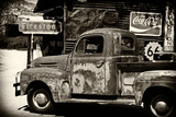 Vieux Camion Ford Dans Un Garage Sur La Route 66 II