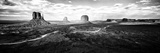 Panoramique De Monument Valley  Aux États Unis À La Frontière De L'Arizona Et De L'Utah III
