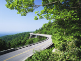Linn Cove Viaduct  Blue Ridge Parkway National Park  North Carolina  USA