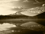Fisherman  Trillium Lake  Mt Hood National Forest  Mt Hood Wilderness Area  Oregon  USA