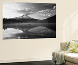 Fisherman  Trillium Lake  Mt Hood National Forest  Mt Hood Wilderness Area  Oregon  USA