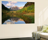 Maroon Bells Reflected in Maroon Lake  White River National Forest  Colorado  USA