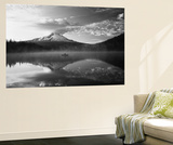 Fisherman  Trillium Lake  Mt Hood National Forest  Mt Hood Wilderness Area  Oregon  USA